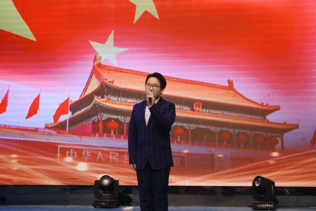 南明区花果园街道开展春节前慰问企业托管离退休人员